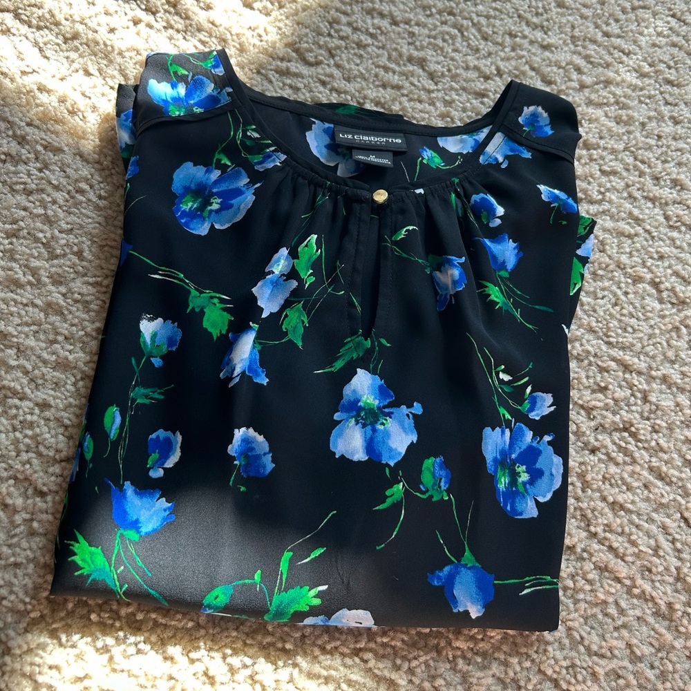 Liz Claiborne Women’s Floral Blouse!